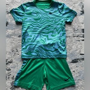Blue/Green Nike Outfit
